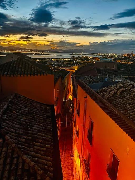 カリアリCastello Attic Sunset Terraceアパートメント エクステリア 写真